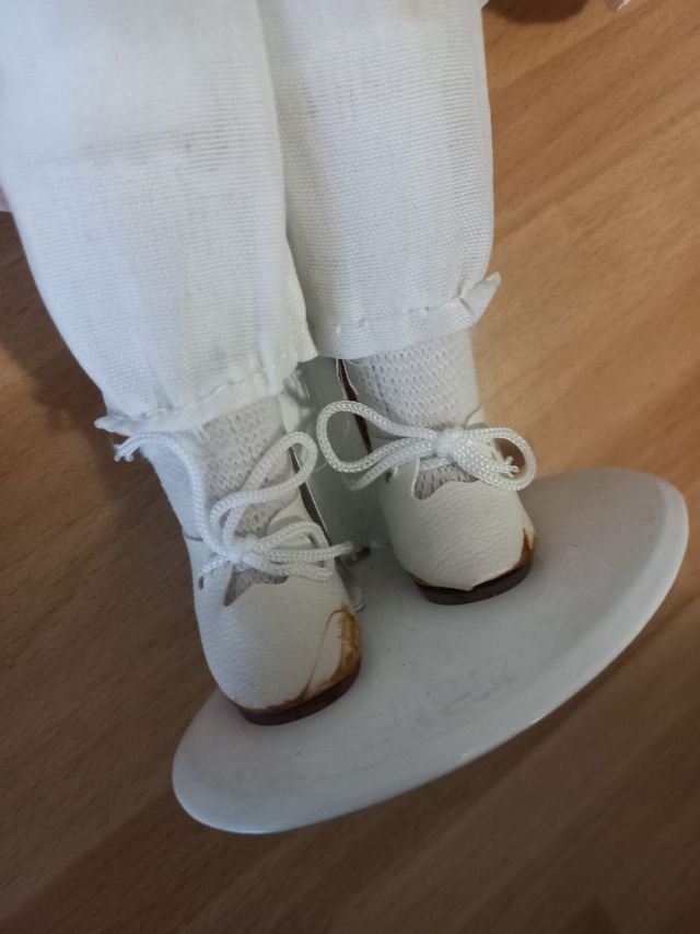 Bambola in porcellana