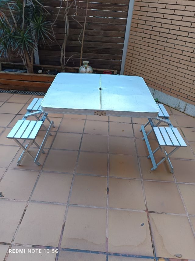 Mesa desplegable en buen estado