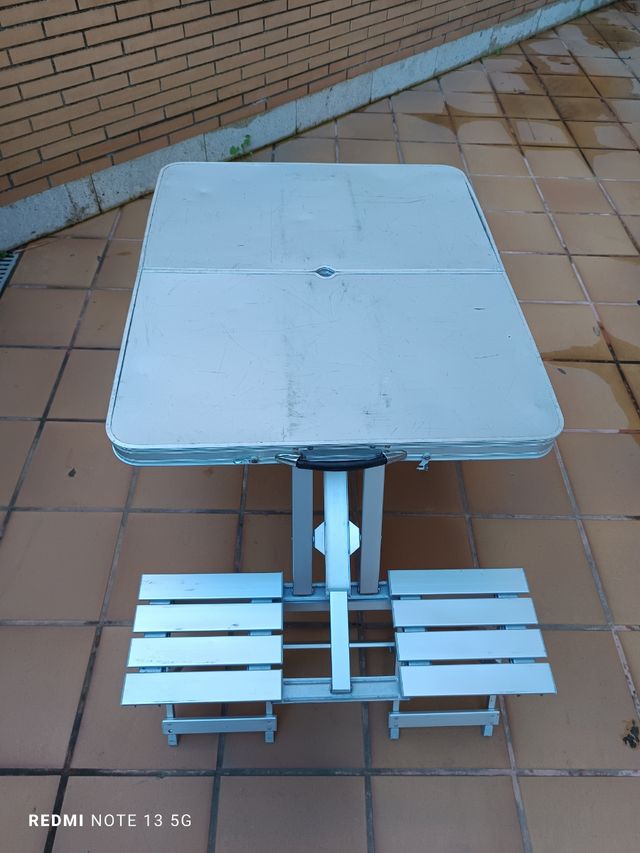 Mesa desplegable en buen estado