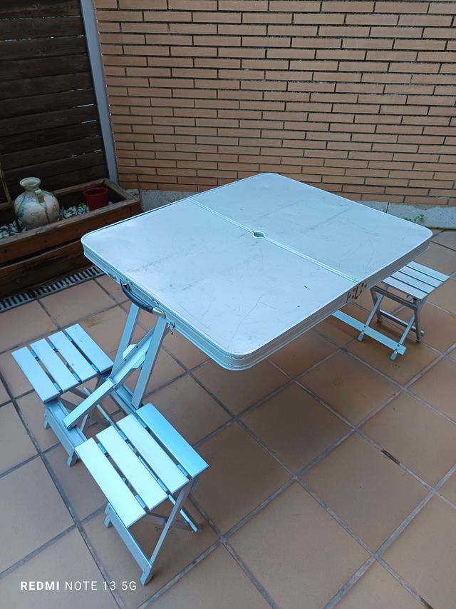 Mesa desplegable en buen estado