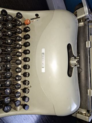 Maquina de wscribir antigua