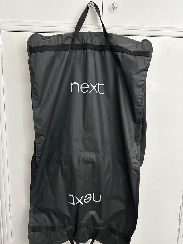 Traje gris nuevo hombre