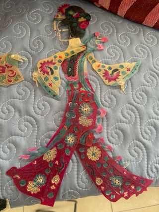 Bambole articolate in pelle per neonati.