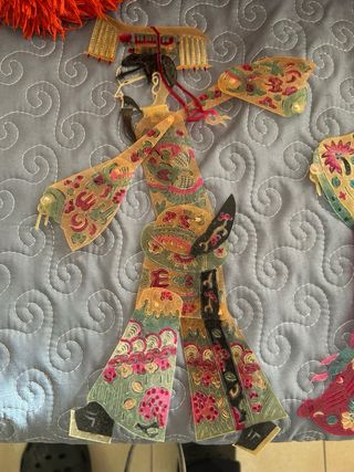 Bambole articolate in pelle per neonati.