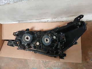 Faro derecho toyota hylux 2020