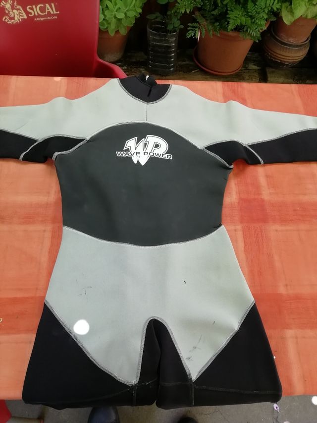 Fato surf wave power