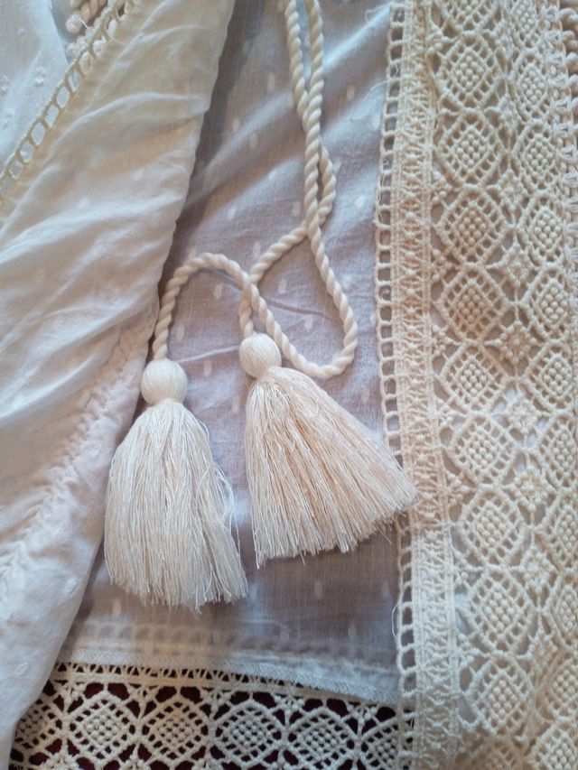 Guardapolvo con encaje