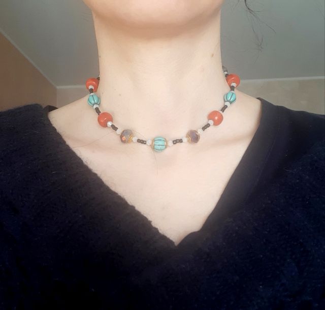 Collana con cristalli viola e turchese