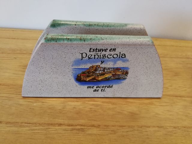 Dos souvenirs playa Servilletero y cuenco.