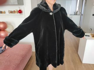 Pelliccia ecologica nera