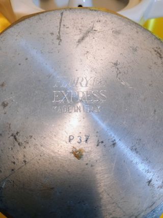 Caffettiera moka in alluminio è porcellana