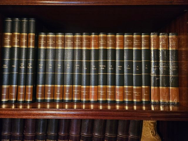 ENCICLOPEDIA LAROUSSE