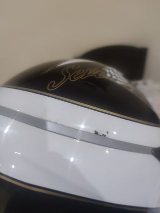Casco semi nuevo