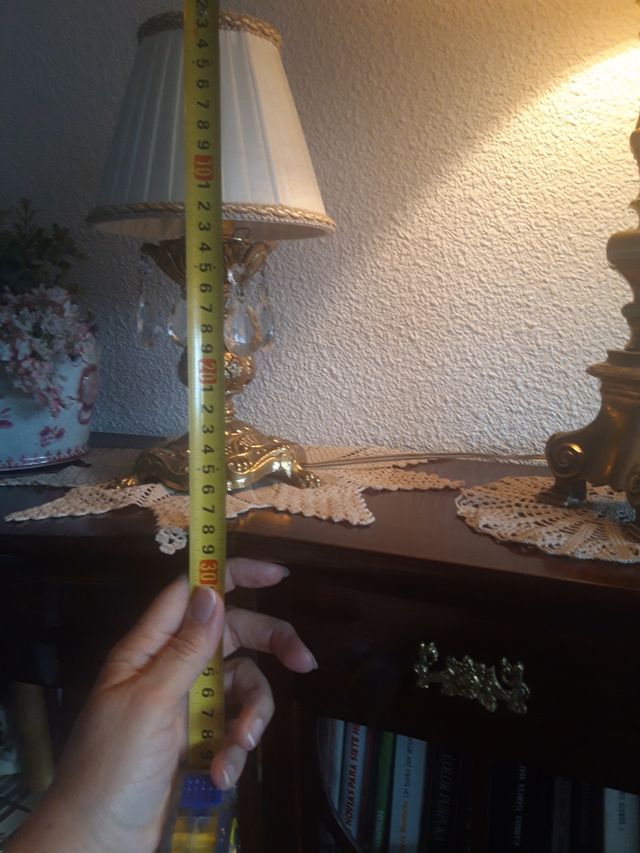 Antigua lámpara de mesilla