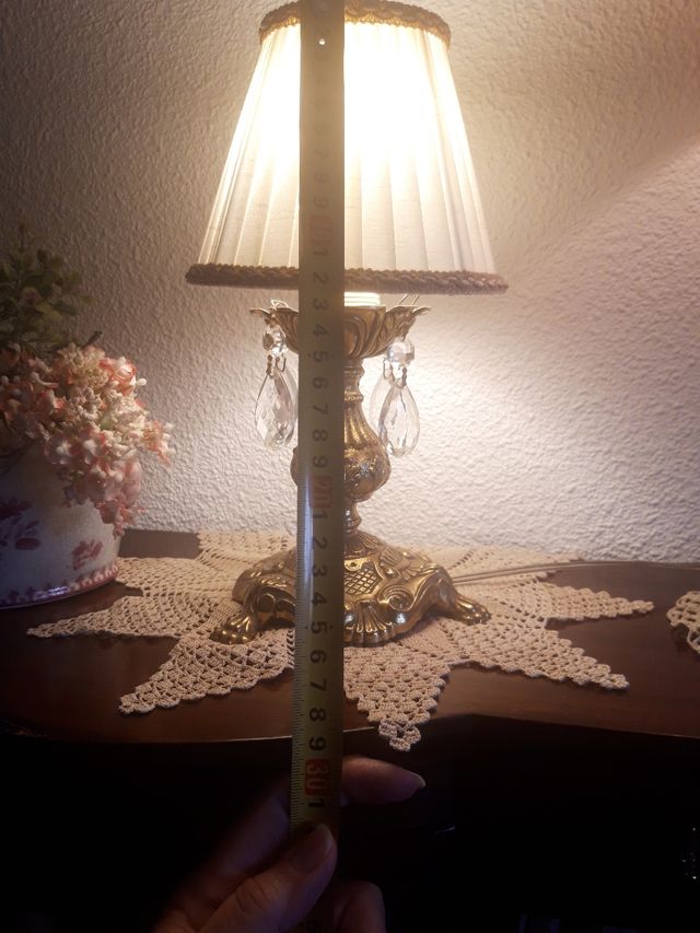 Antigua lámpara de mesilla