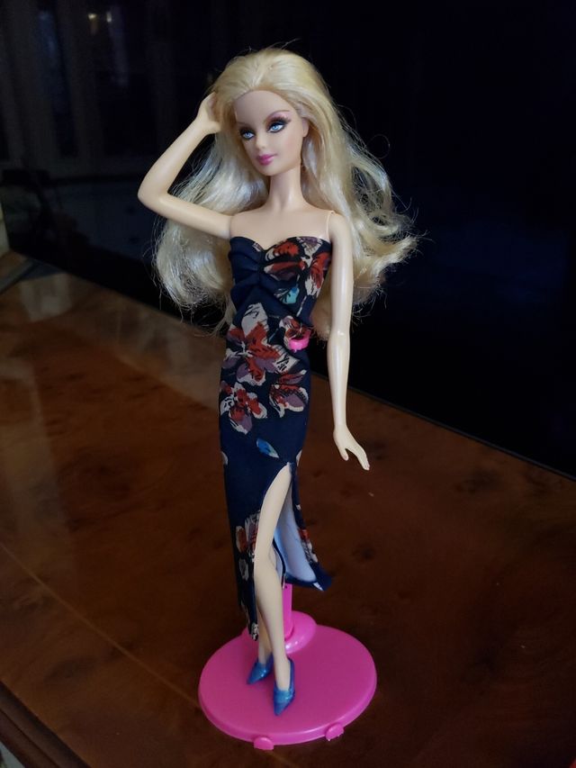 Muñeca Fashion Barbie modelo. Edicion especial