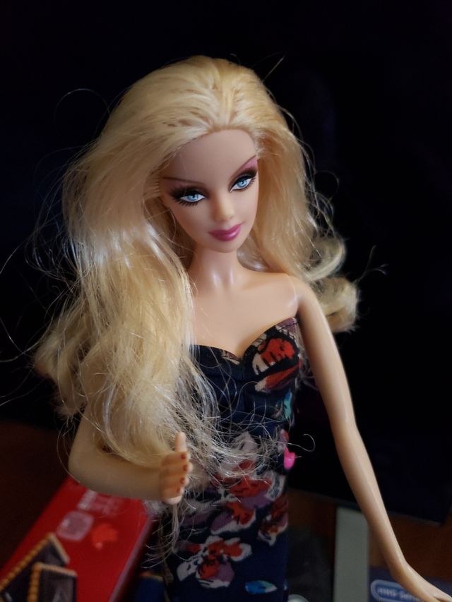 Muñeca Fashion Barbie modelo. Edicion especial