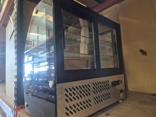 Vitrina expositora refrigerada.