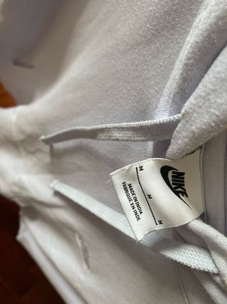 Sudadera nike blanca talla M. medidas en las fotos