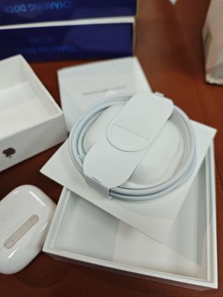 Apple AirPods (3.a generación) #HJTVWM