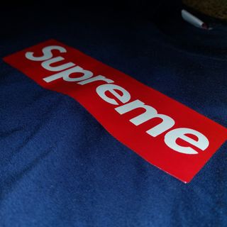Camisa SUPREME - COMO NUEVA - BARATO