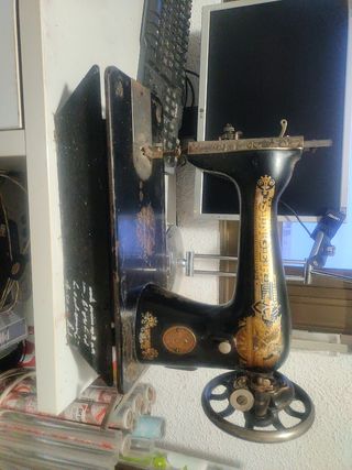 Maquina de coser antigua