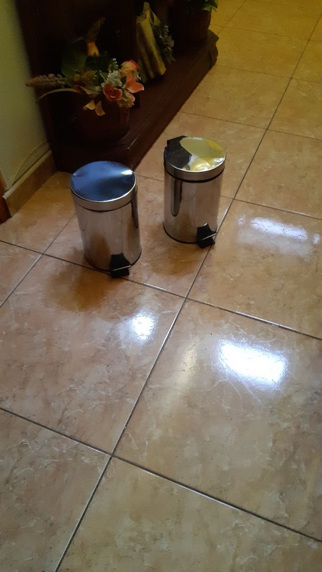 2 papeleras en acero inoxidable
