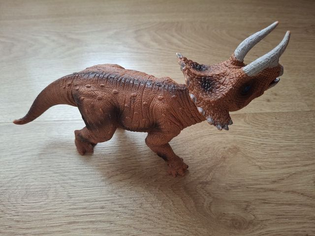 Dinosaurio juguete