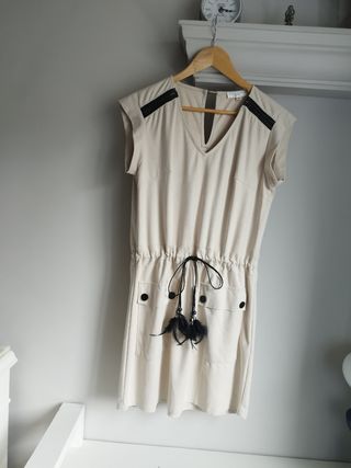 Vestido de antelina beige con negro