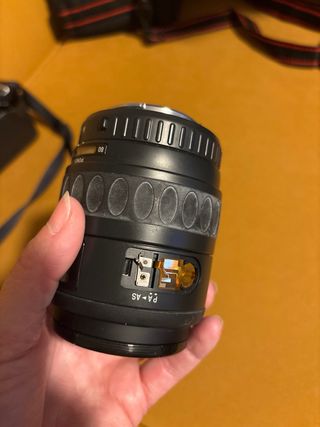 Cámara fotos Pentax Z 10 con dos objetivos.