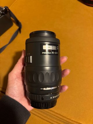 Cámara fotos Pentax Z 10 con dos objetivos.