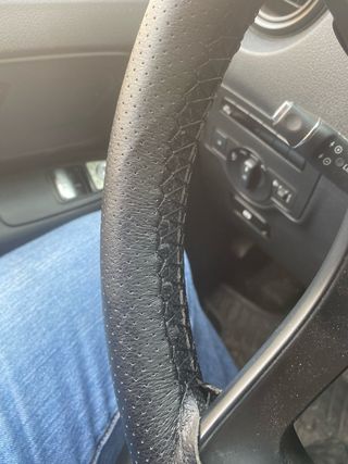 Colocacion de fundas para volante de coche