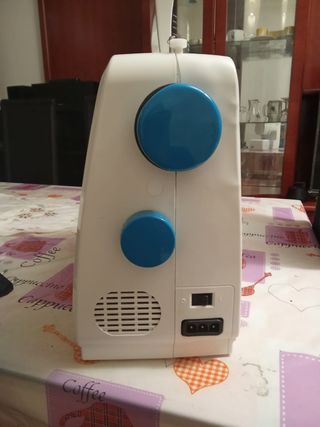 Maquina de coser Alfa menos de un año