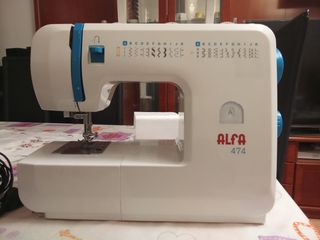 Maquina de coser Alfa menos de un año