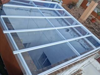 Montera cerramientos panel sándwich