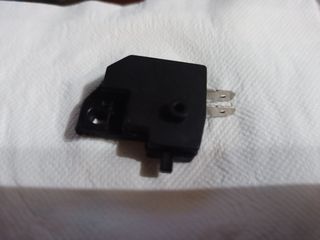 Interruptor luz de freno derecho para scooter