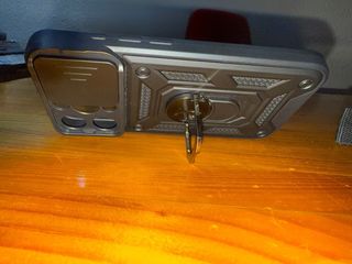 Funda negra Iphone 16 pro