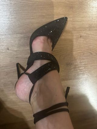 Tacones Guess