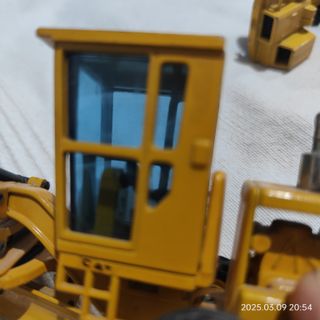 Motoniveladora metal Caterpillar