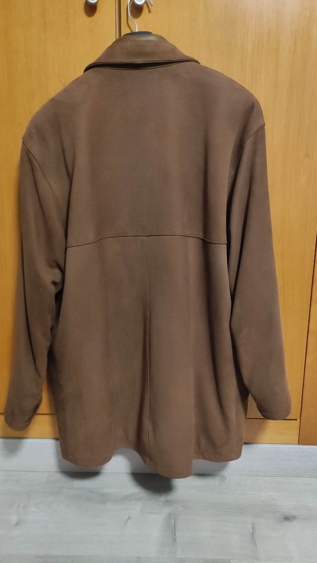 Cazadora de piel marrón