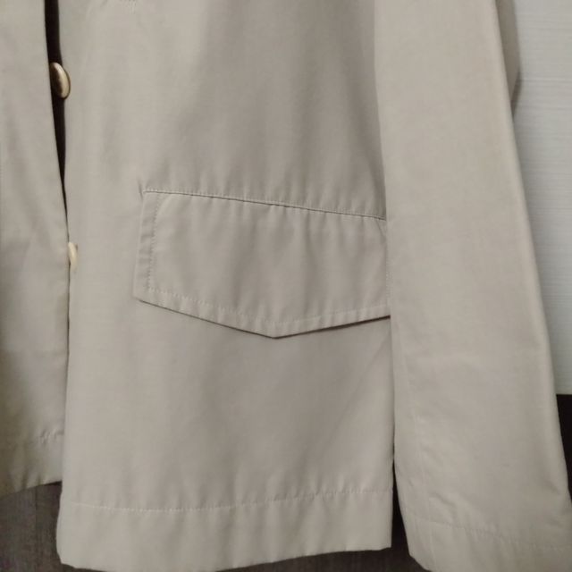 Trench corto foderato.