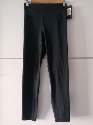 Legging 7/8 Under Armour con etiqueta