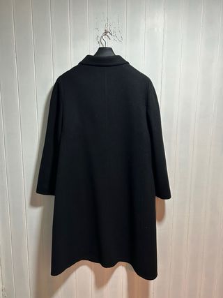 Abrigo de paño negro