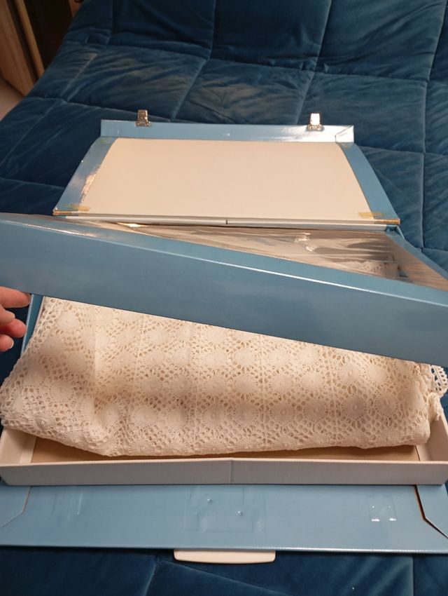 Copriletto o copri tavolo all' uncinetto