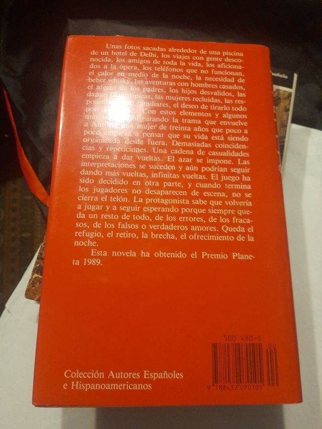 Queda la noche. Premio Planeta 1989.