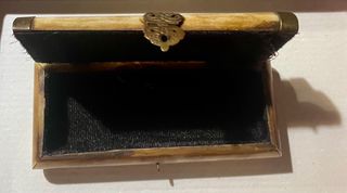 Excepcional caja de hueso y laton marroqui