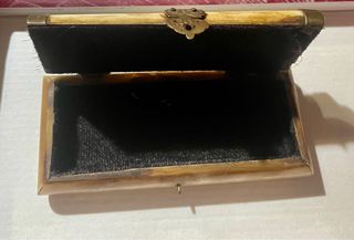 Excepcional caja de hueso y laton marroqui