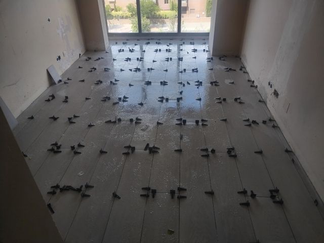 Alicatador y solador profesional