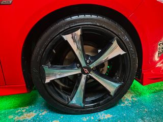 Ford Focus  RS llantas 19  neumáticos semi nuevos