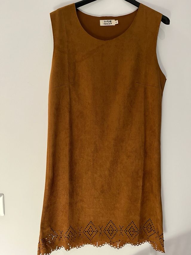 Vestito smanicato in camoscio